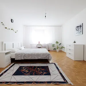 Cozy, Spacious And Charming 4 Bedrooms Apartament Apartament